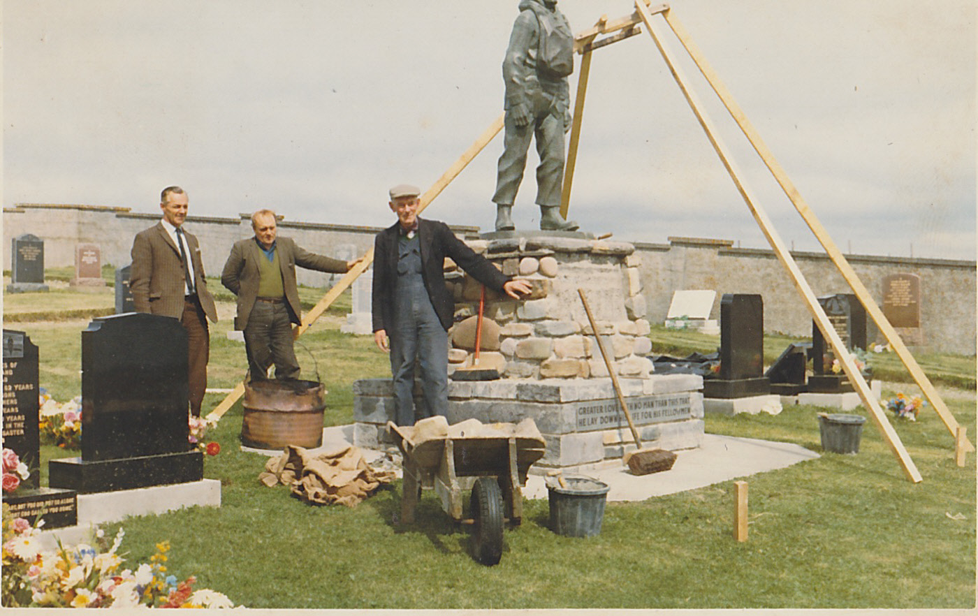 Orkney Image Library Longhope Lifeboat Memorial